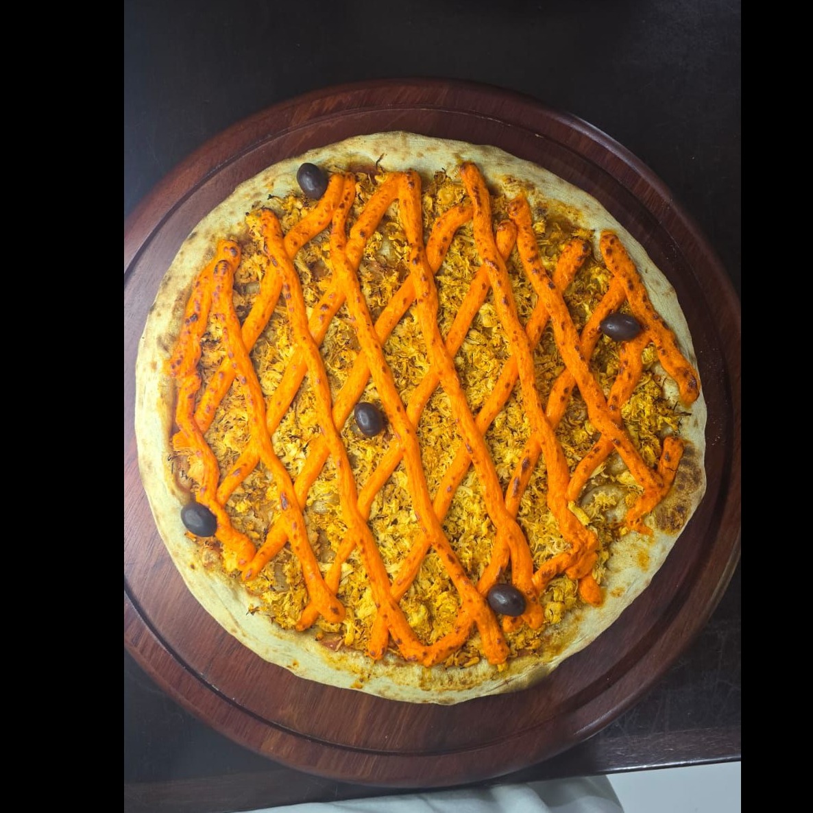 Pizza 8 Pedaços Frango com Cheddar 