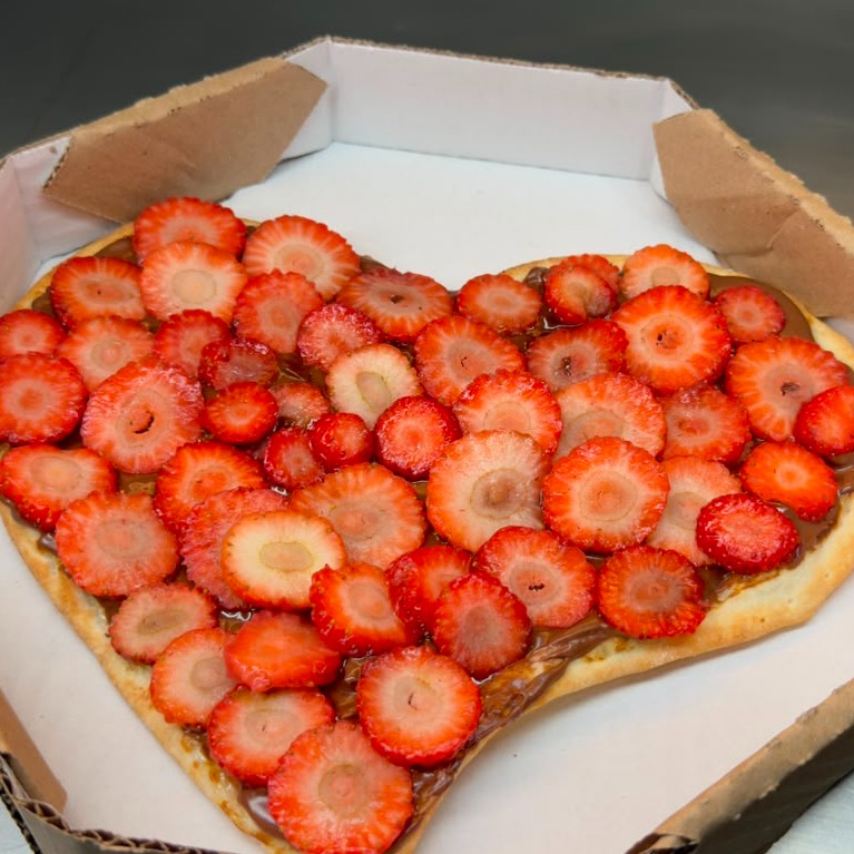 PIZZA DE CORAÇÃO DIA DOS NAMORADOS
