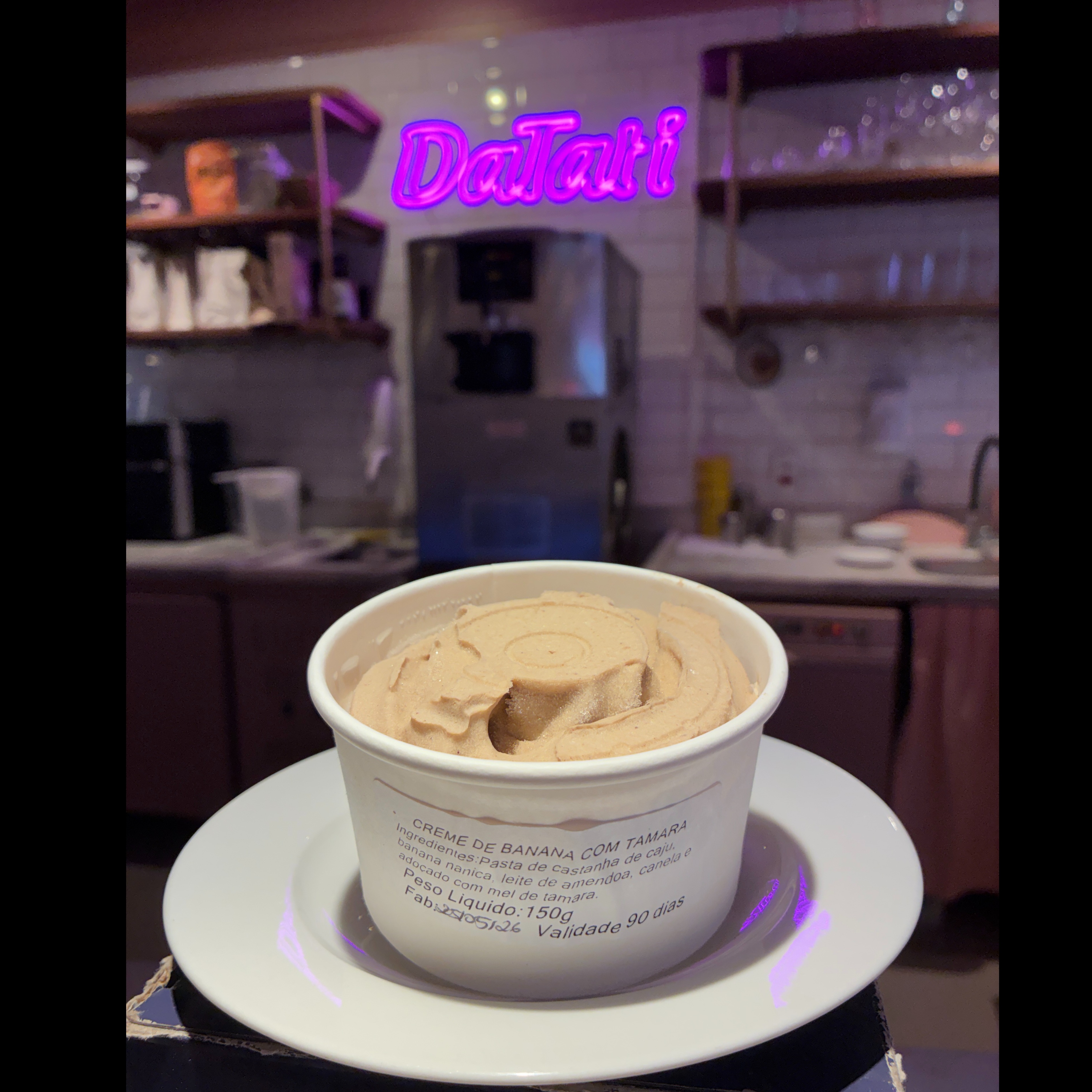 Sorvete de banana com canela e tâmara