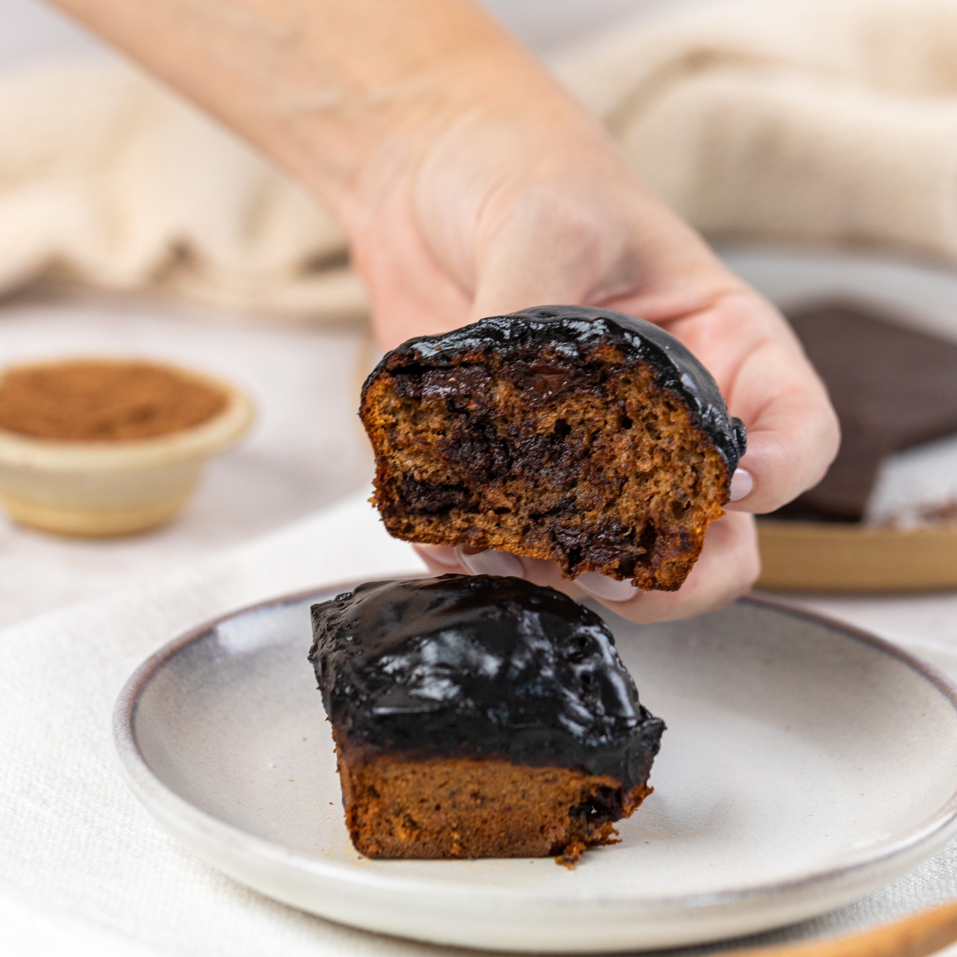 BOLO DE GOTAS DE CHOCOLATE 70%