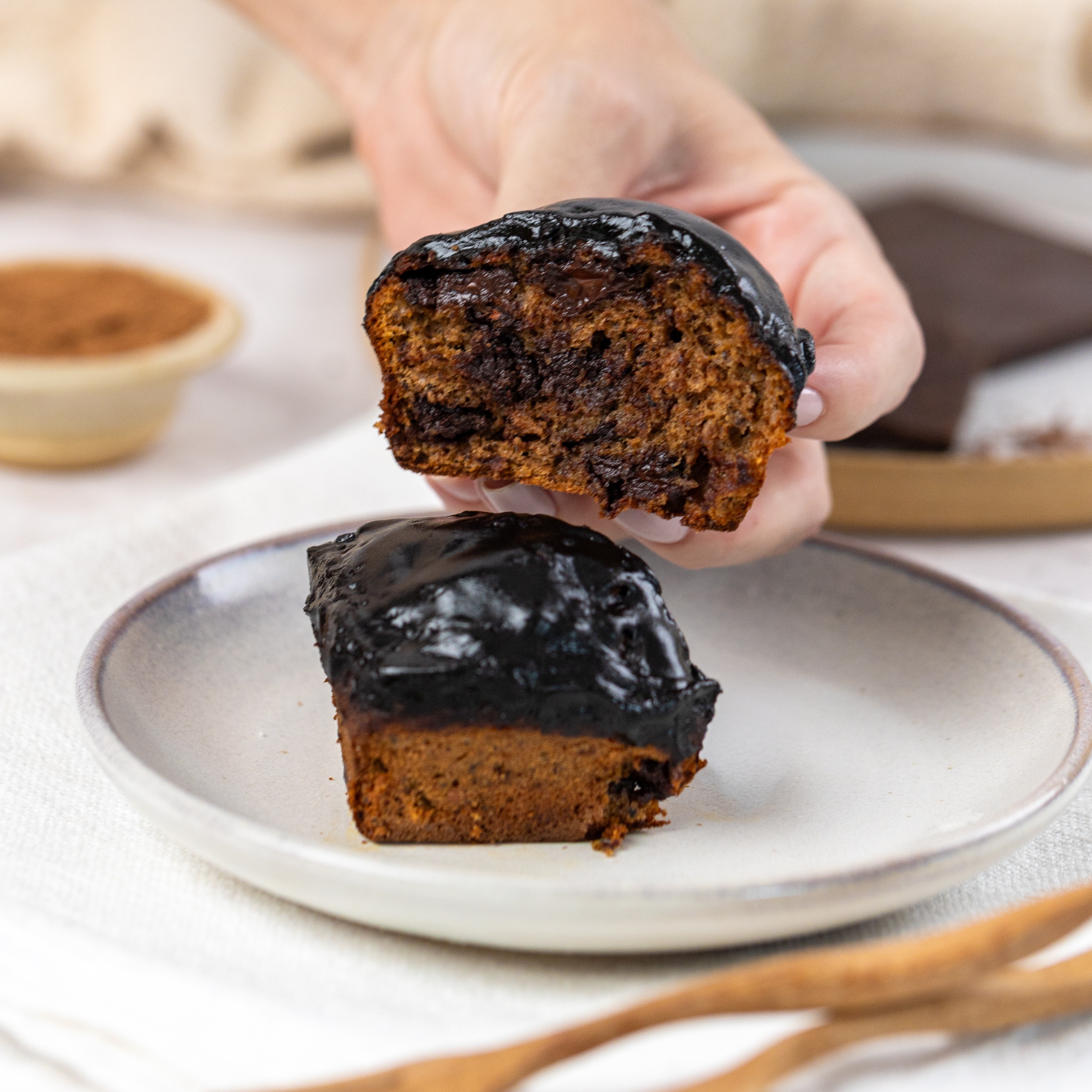 BOLO DE GOTAS DE CHOCOLATE 70%