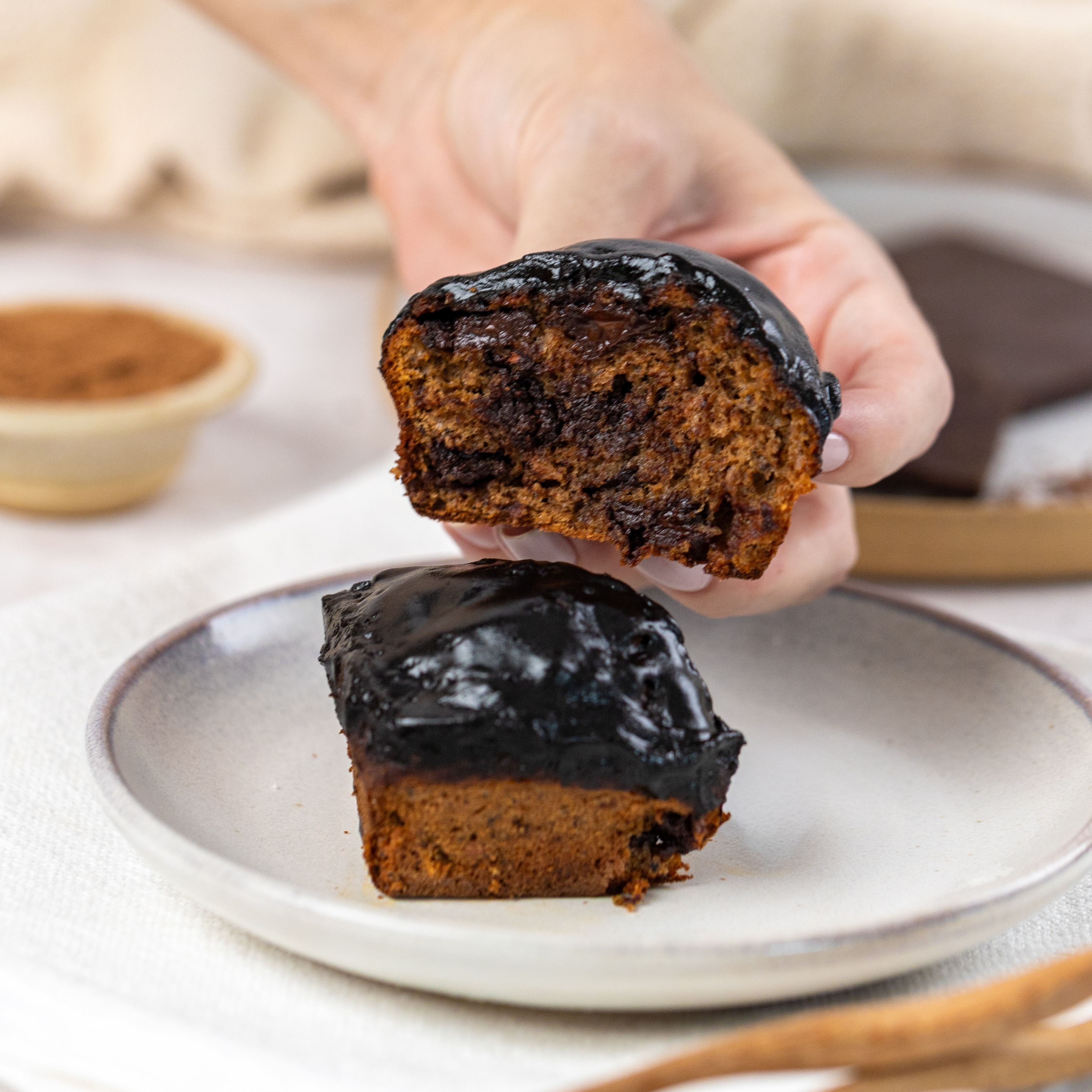 BOLO DE GOTAS DE CHOCOLATE 70%
