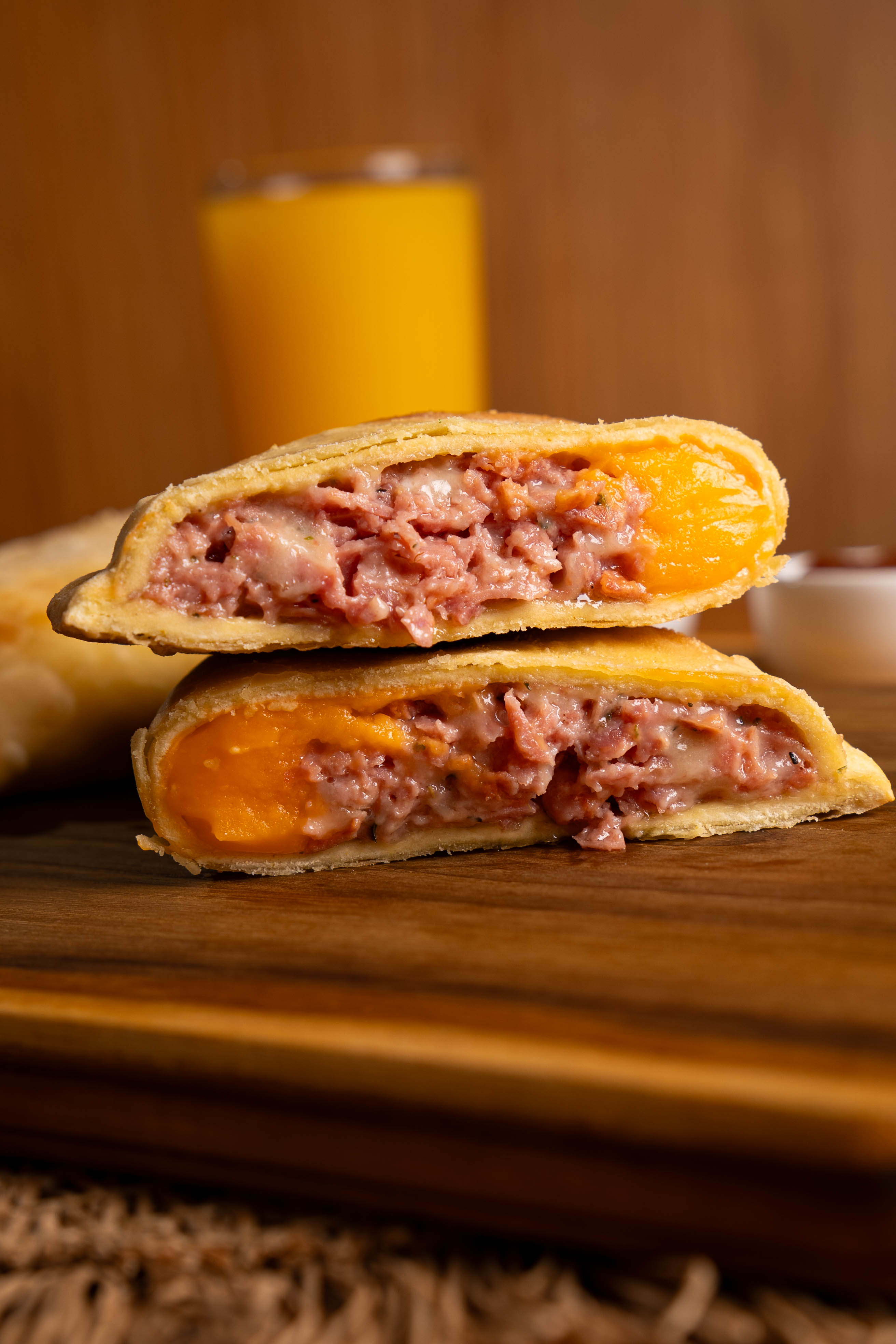 Pastel de Calabresa c/ Cheddar