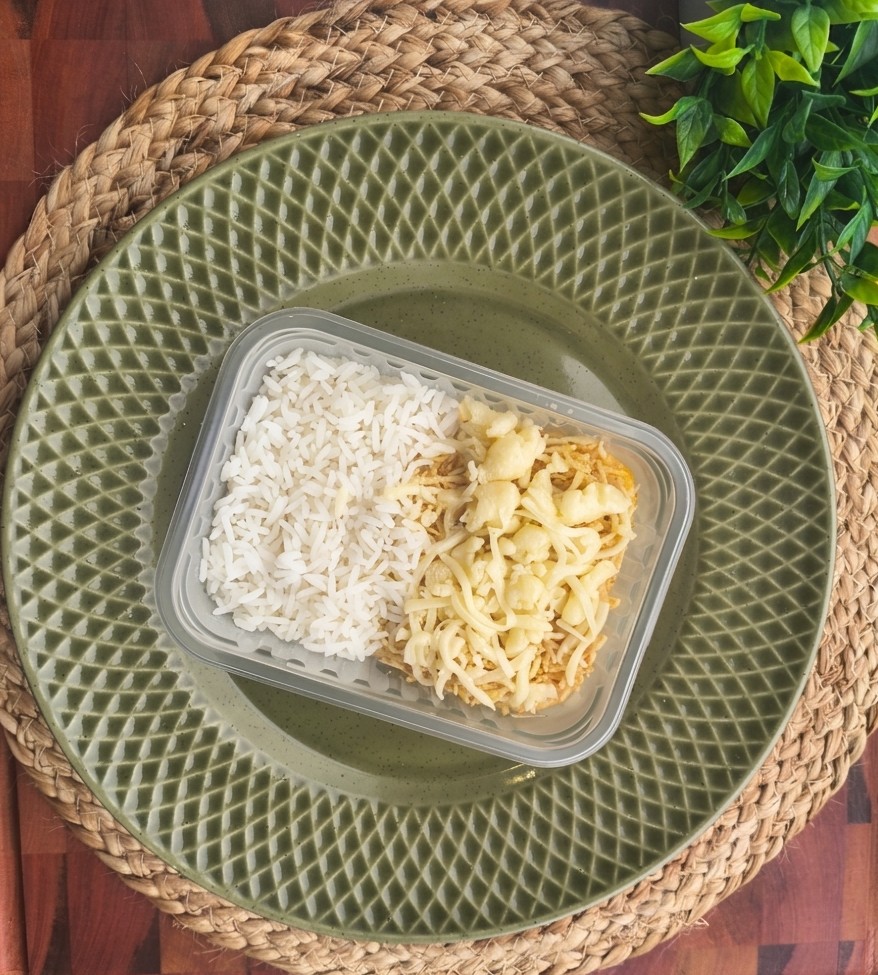 Fricassê com arroz branco