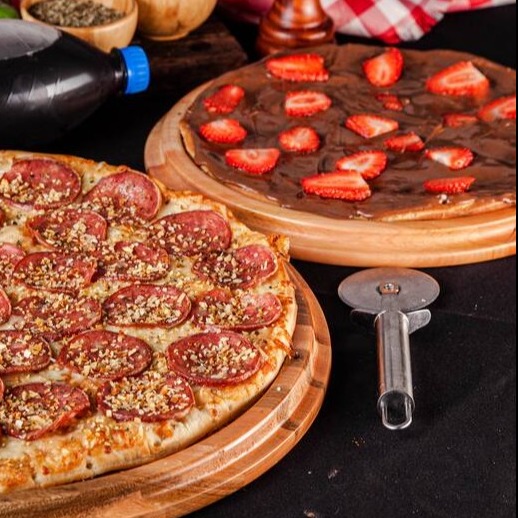 Pizza Família (35cm) + R$ 9,90 = Leve uma pizza individual doce