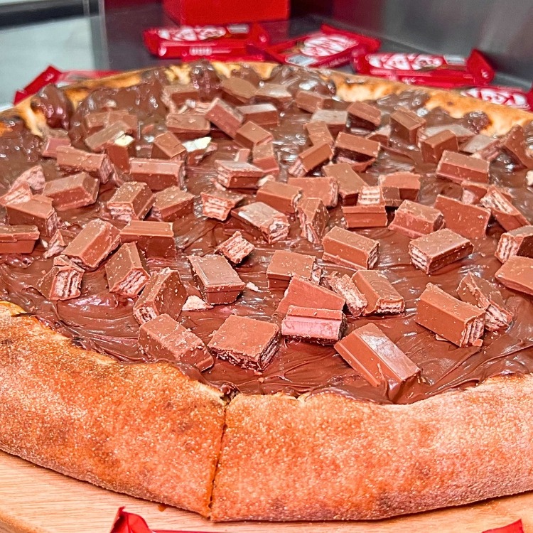 ** Kit Kat 30cm + Calabre&Queijo 30cm + Coca 2l **