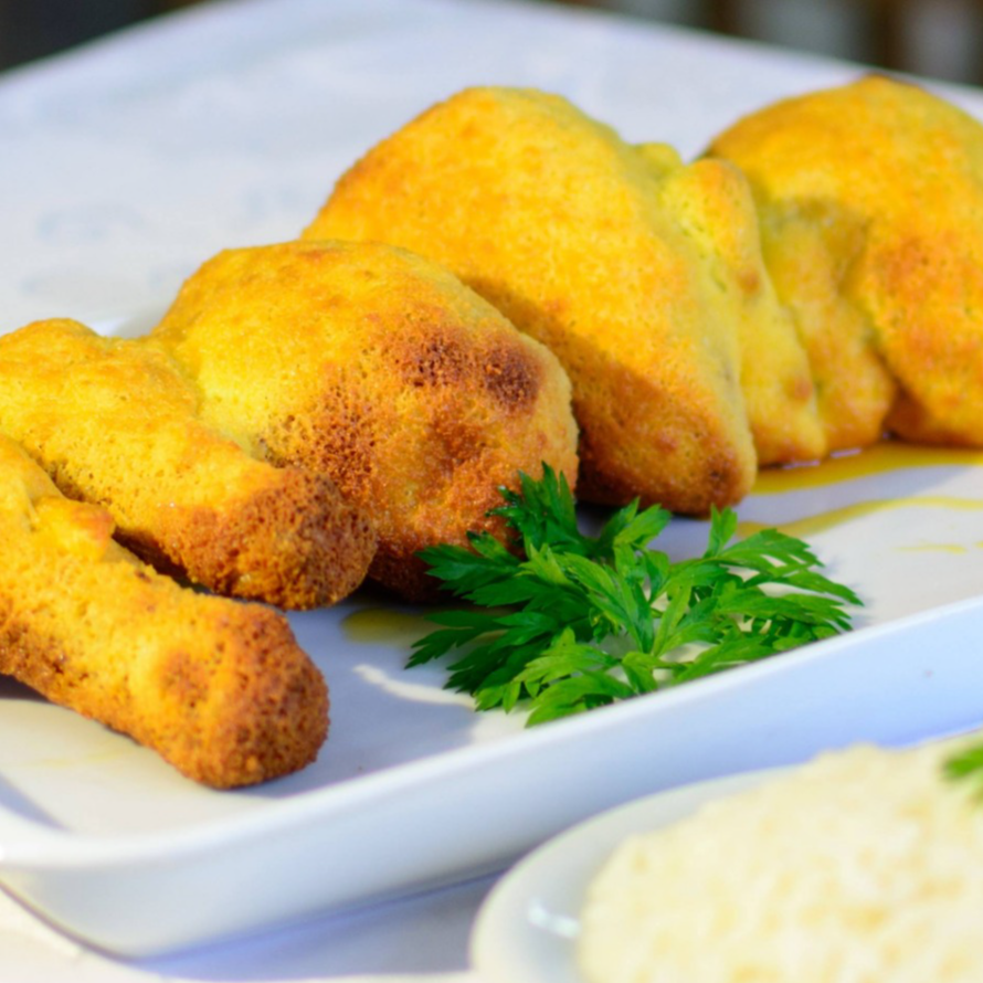 GALETO DE COXA E SOBRECOXA AO QUEIJO (1KG)