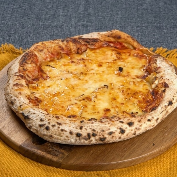 PIZZA TRES QUEIJOS & HOT HONEY