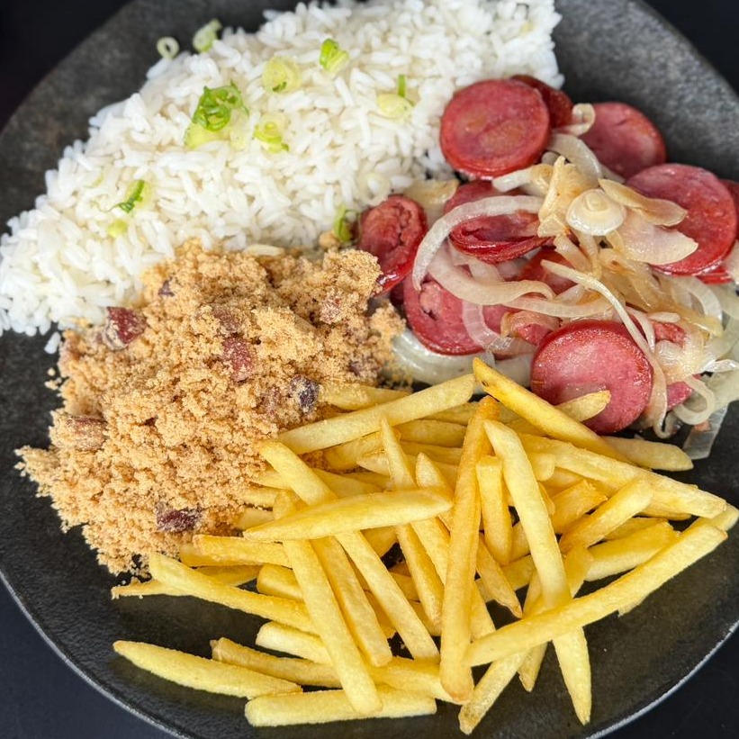 Calabresa Acebolada no Capricho