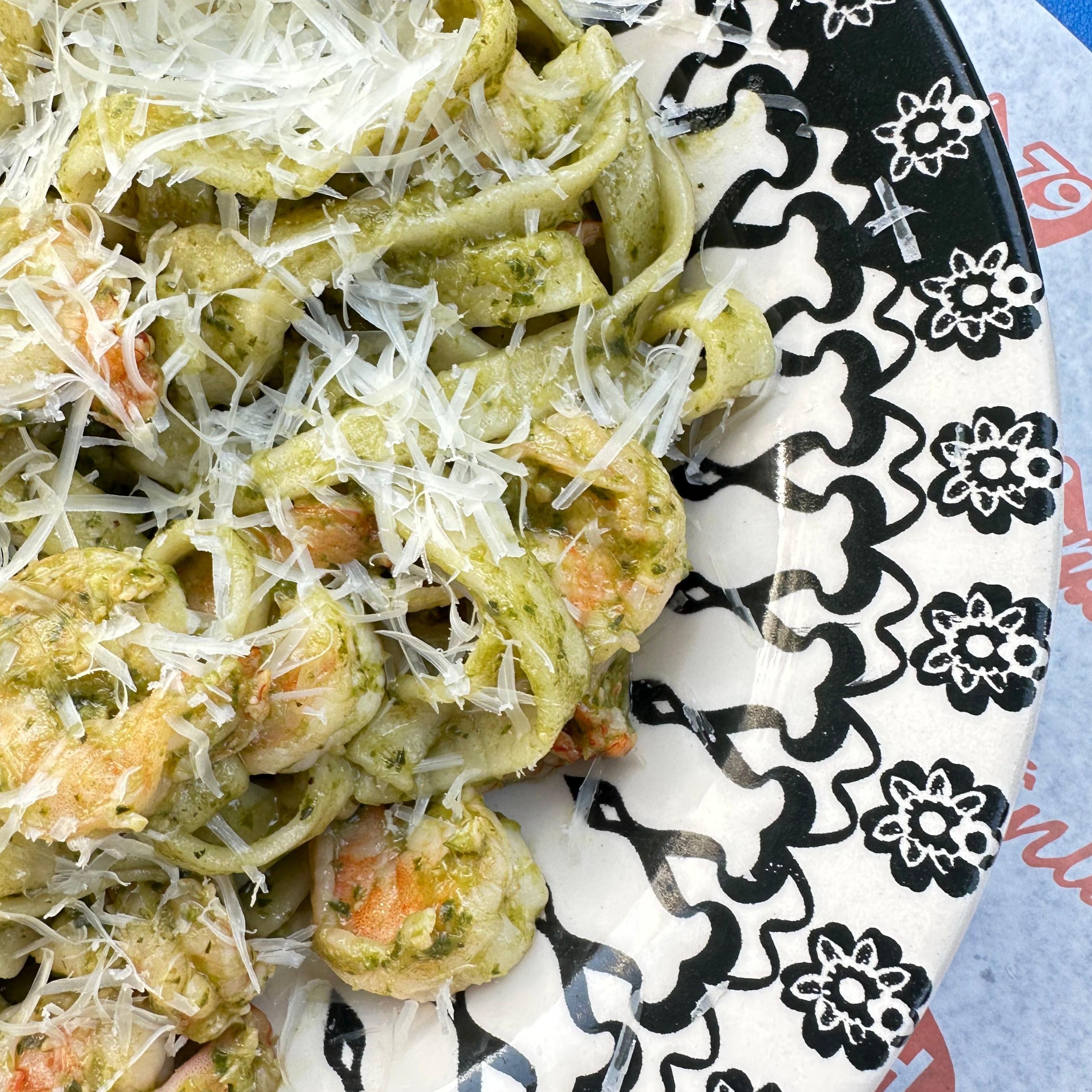 Tagliatelle de camarão & pesto (promo de lançamento)