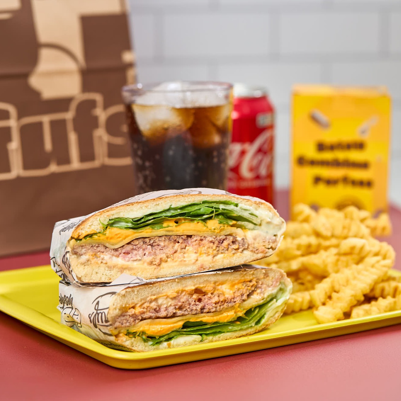 Combo X-Salada (Lanche + Batata + Refri Lata)