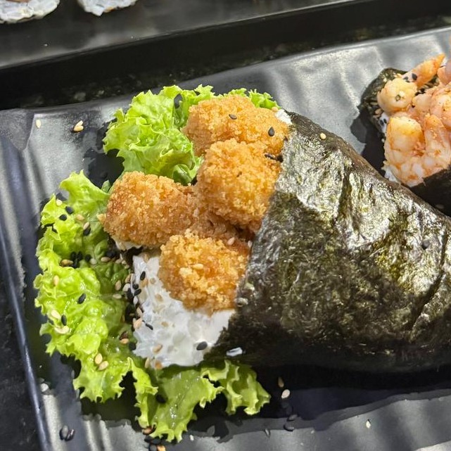 TEMAKI TEMPURÁ (SALMÃO) 