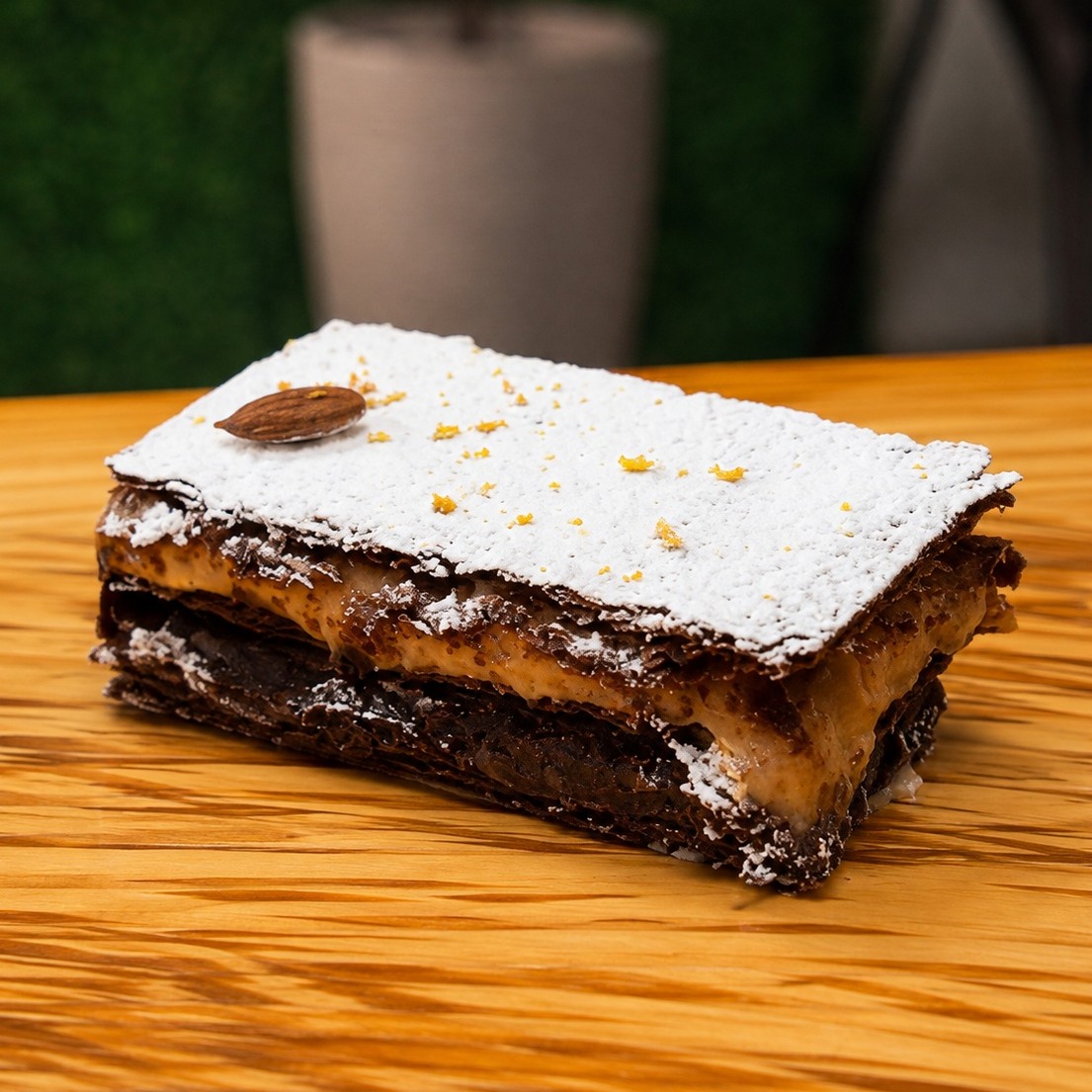 Mil folhas Chocolate com Laranja e Amêndoas