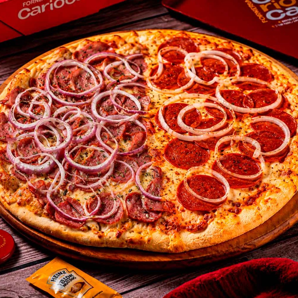 Pizza Giga 40cm (2 sabores) 1/2 Calabresa Gourmet Seara + 1/2 Pepperoni Seara