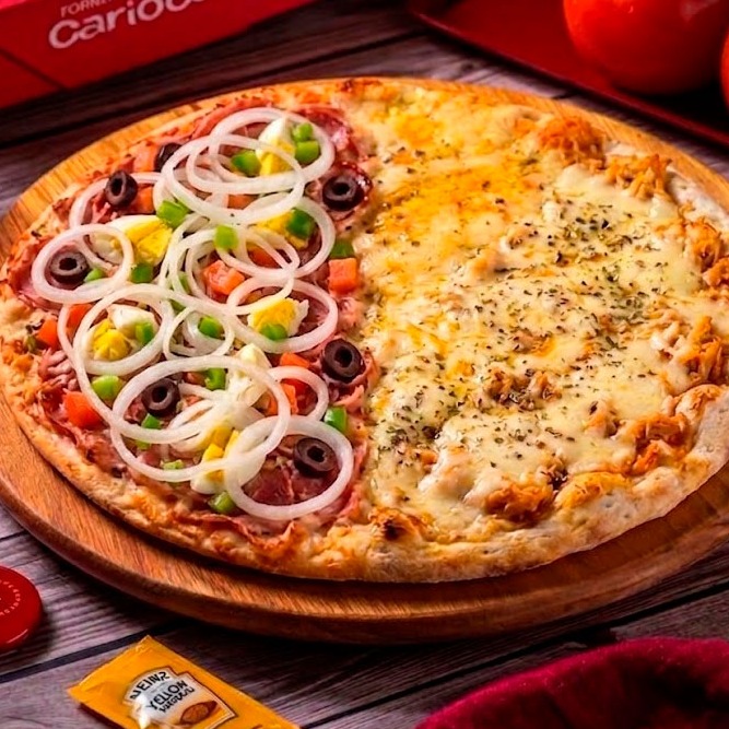Pizza Giga 40cm (2 sabores) 1/2 Frango c/ Catupiry 1/2 Portuguesa 