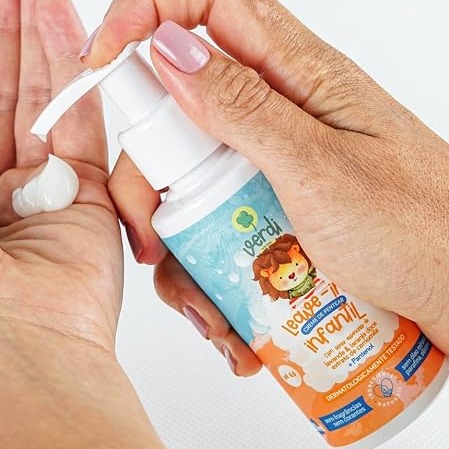 Leave In Creme de Pentear Infantil 100% Natural com Óleos essenciais de Lavanda e Laranja doce e Extrato de Camomila - 120 ml