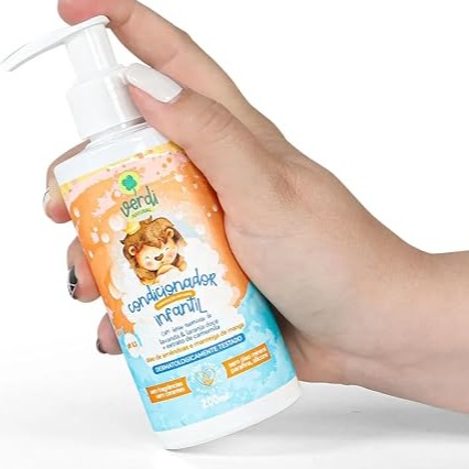 Condicionador Infantil 100% Natural com Óleos essenciais de Lavanda e Laranja doce e Extrato de Camomila - 200 ml