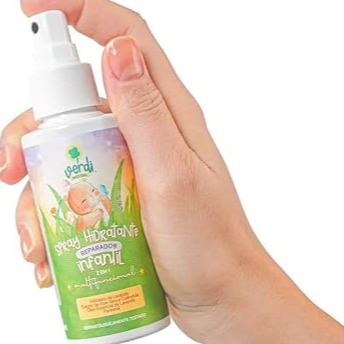 Spray Hidratante Reparador Infantil 100% Natural com Hidrolato de Lavanda, Extrato de Aloe Vera e Calêndula, Óleo Essencial de Lavanda e Pantenol - 120ml