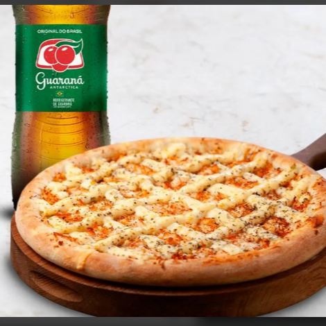 Pizza 30cm (até dois sabores) com Refri Grátis
