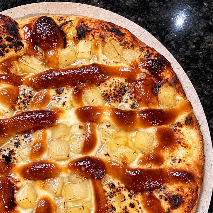 Pizza Chocolate Branco com Abacaxi