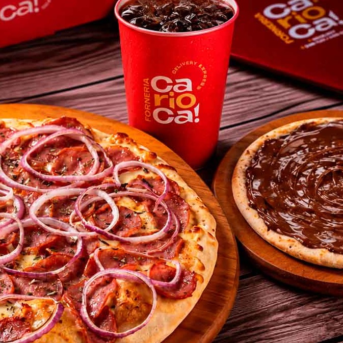 Pizza Calabresa Gourmet de 40cm + Pizza Doce de Nutella de 25cm + 1 refri  GRÁTIS + 1 Copo GRÁTIS