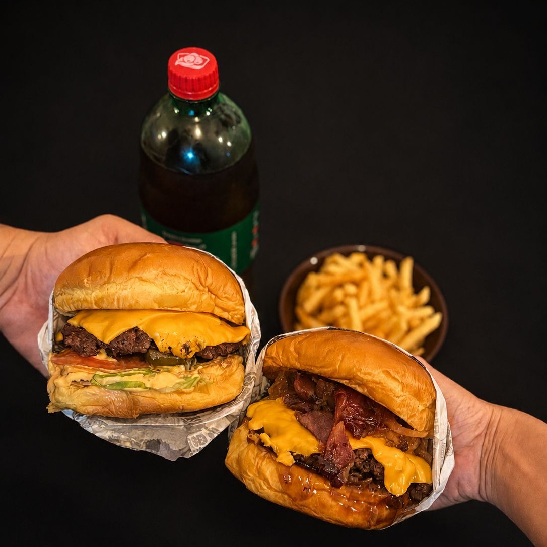 COMBO 1 AMERICANO + 1 BACON BURGUER+ FRITAS 120G + GUARANÁ 1L