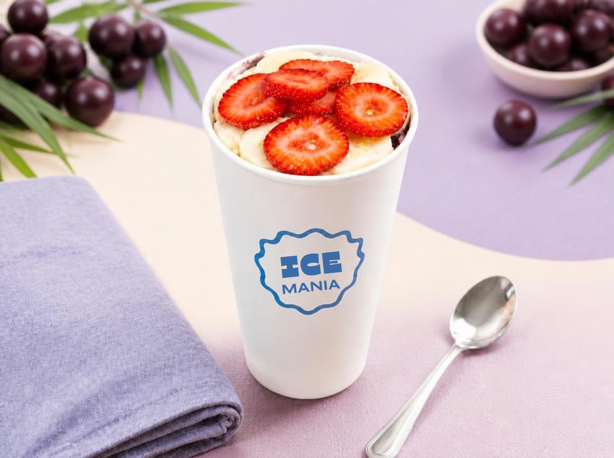 Açaí com Iogurte grego no copo