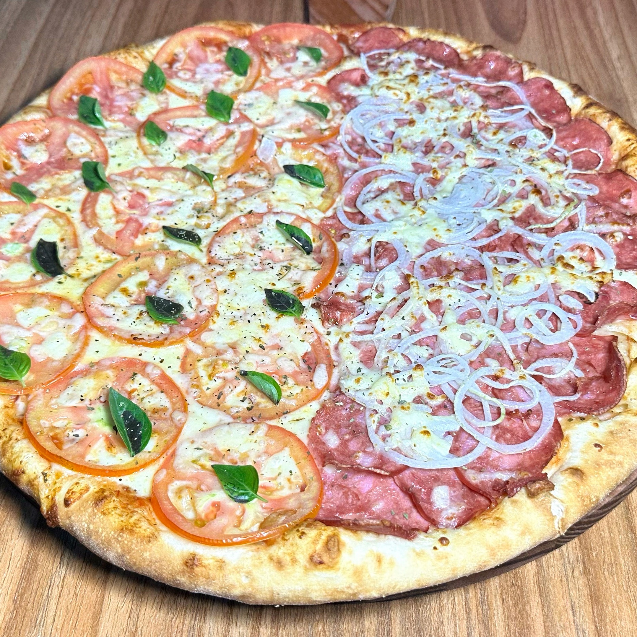 PIZZA GRANDE 35cm Meia Calabresa Meia Marguerita