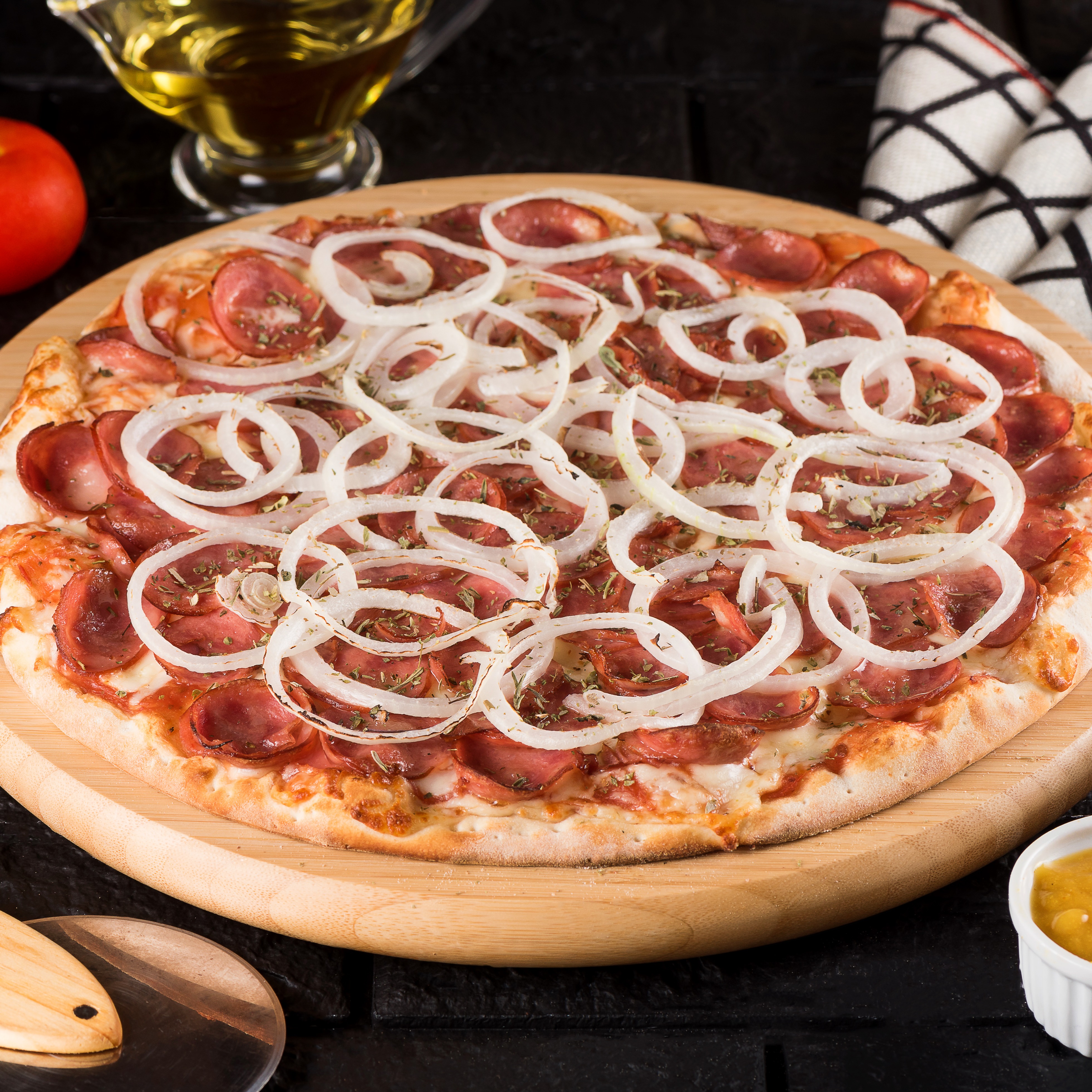 Pizza Gigante de Calabresa 40cm (12 fatias)