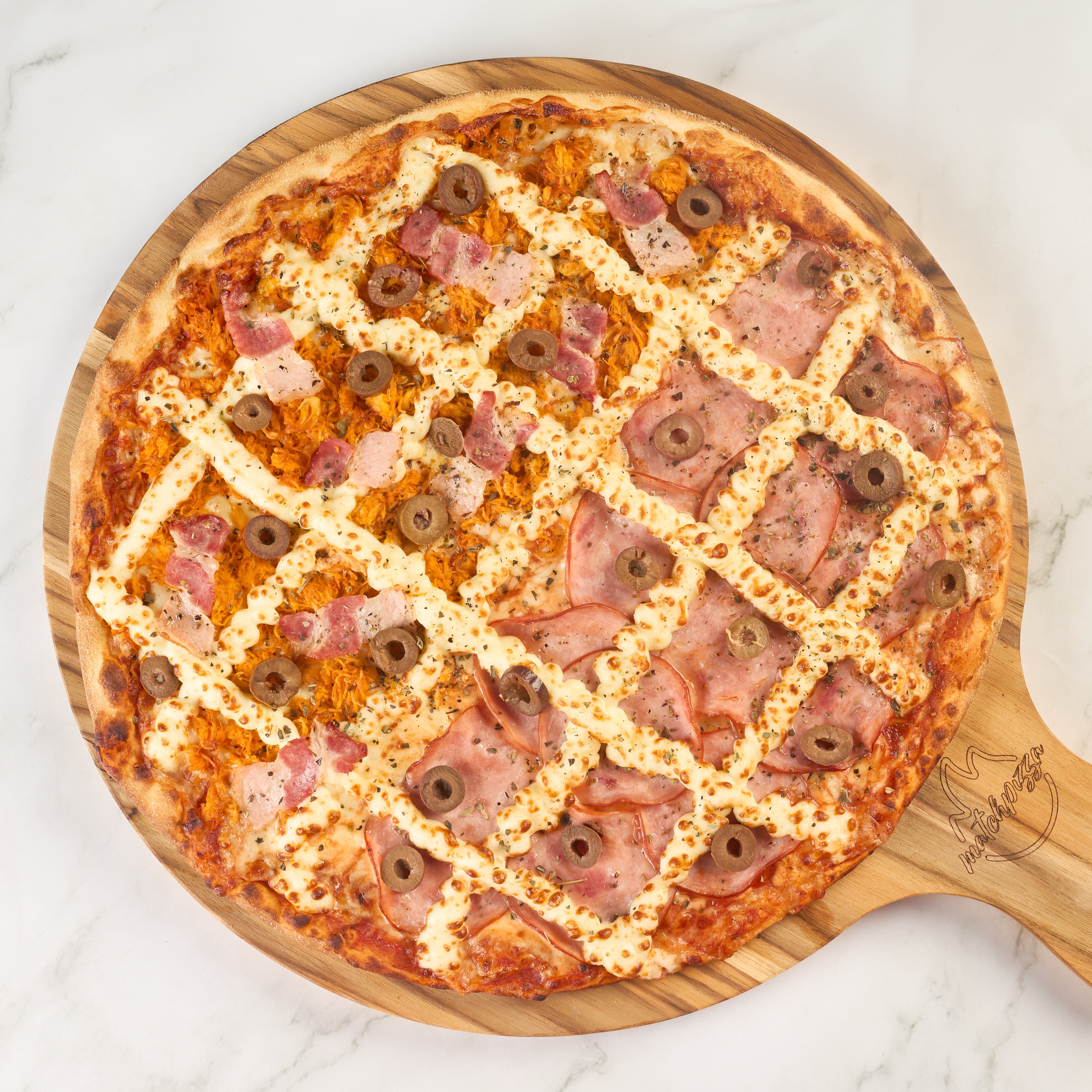 1/2 Frango com Catupiry e Bacon + 1/2 Lombinho Canadense Especial (Grande)