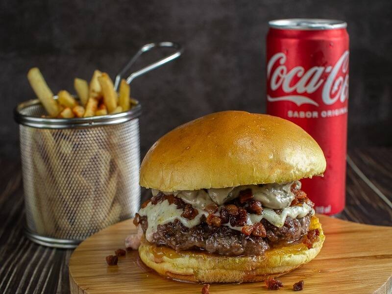 Apaixonadinha+Batata+Refrigerante - Muito brie com geleia de damasco