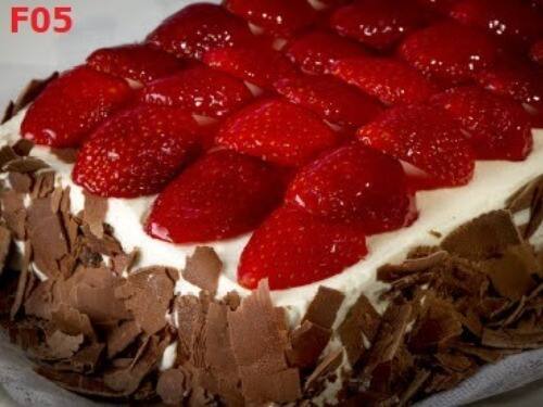 Bolo Mousse de Chocolate c/ Morangos