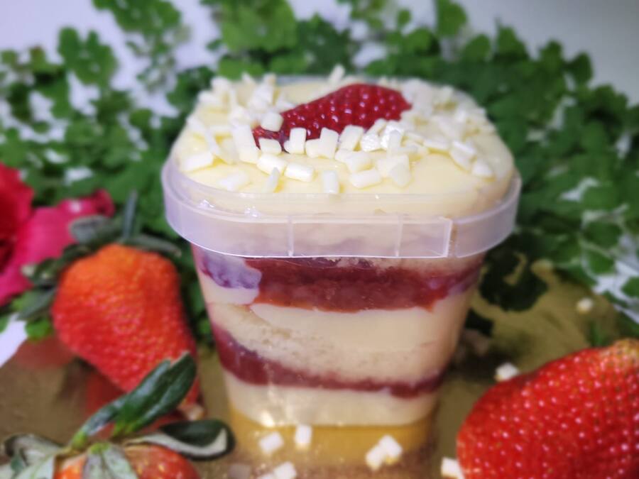 Bolo No Pote Morango Com Ninho