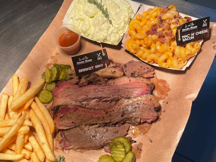 Brisket 18horas de preparo +acompanhamentos para 2 pessoas 