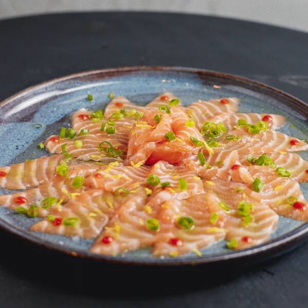 Carpaccio de salmão