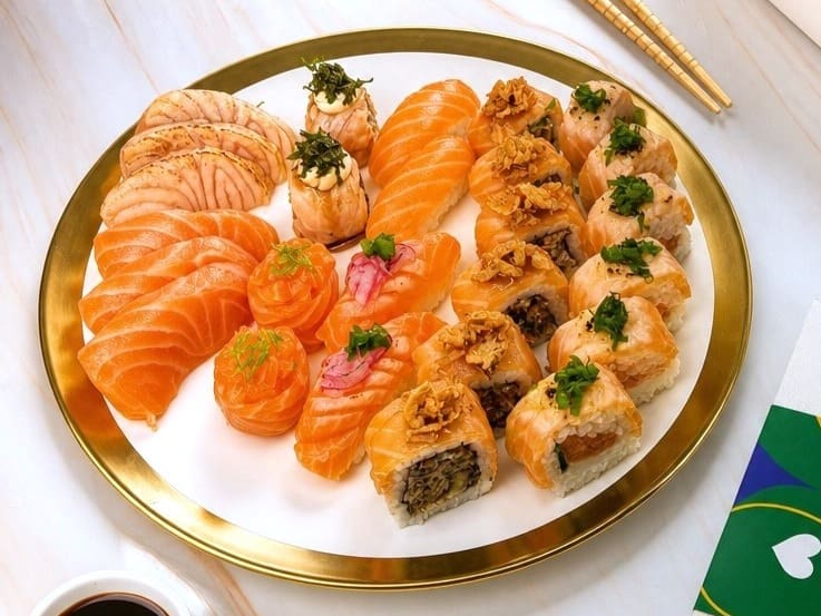 Combinado Namorados | 26 peças + Sushi de Coração