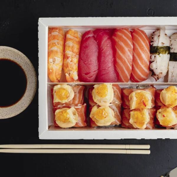 Combinado Sakebi Spicy (16 unidades)