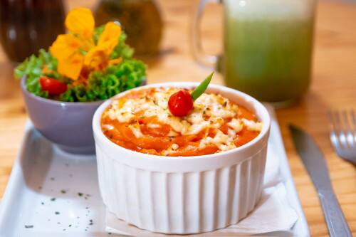 Combo escondidinho  com recheio, purê e queijo + suco + sobremesa