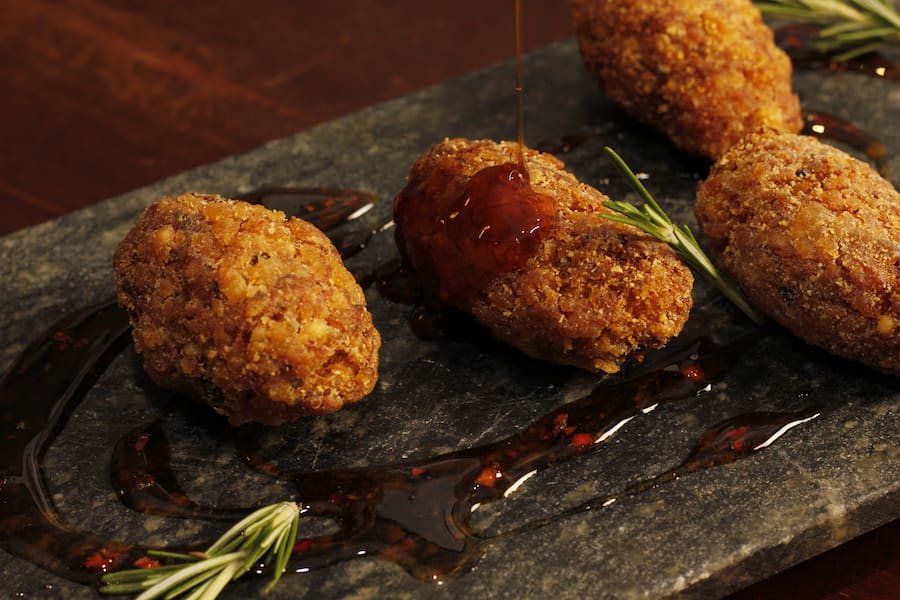 Croquete de carne seca e tapioca