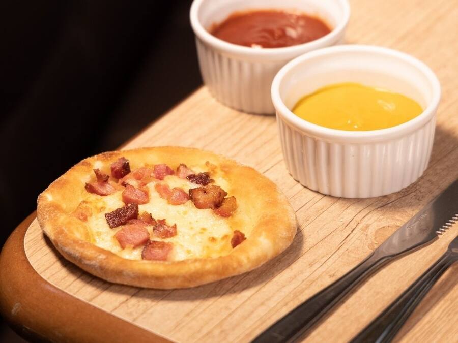 Esfiha de Bacon c/Queijo