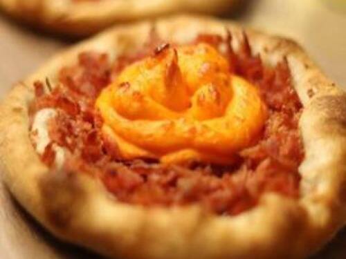 Esfiha de Calabresa c/ Cheddar