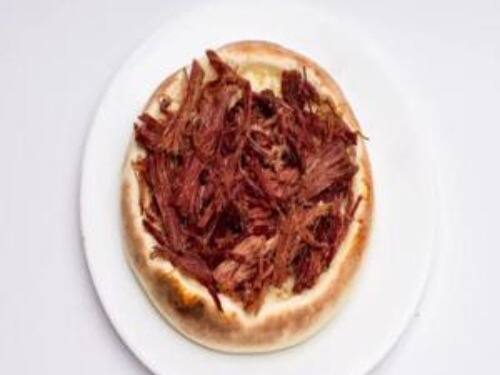 Esfiha de Carne Seca c/ Queijo