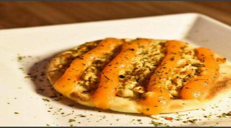 Esfiha de Frango c/ Cheddar