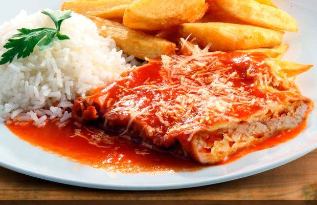 Filé de frango à parmegiana