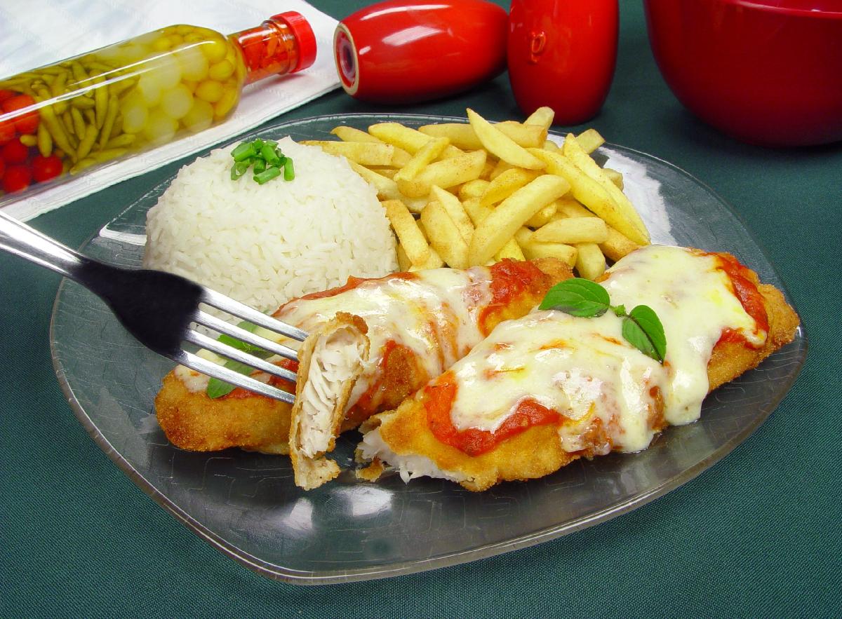  Filé de peixe à parmegiana