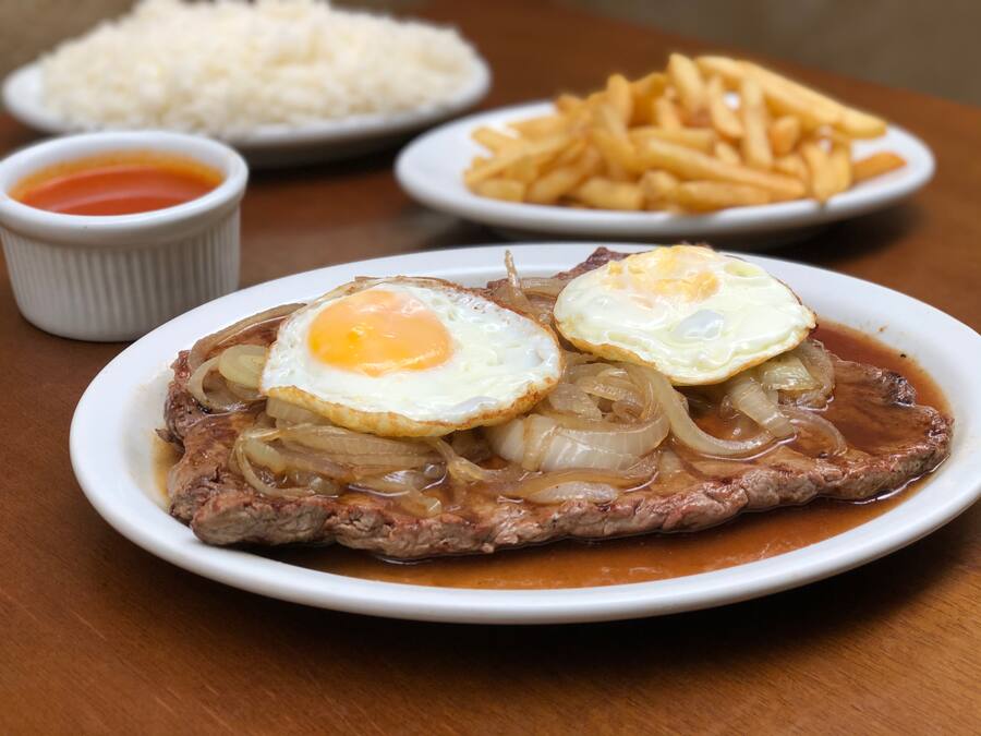 Filé Mignon à Cavalo 2 Pessoas