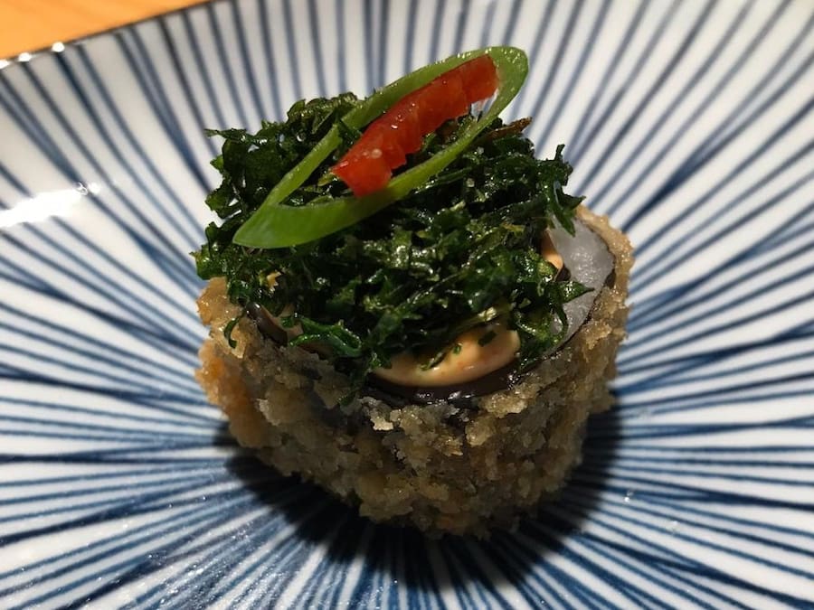 Hot roll de aspargos e shimeji