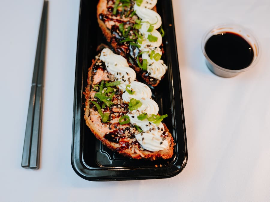 Hot Temaki Salmão (1 un)