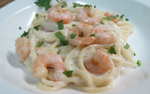 Massas com Molho de Camarão