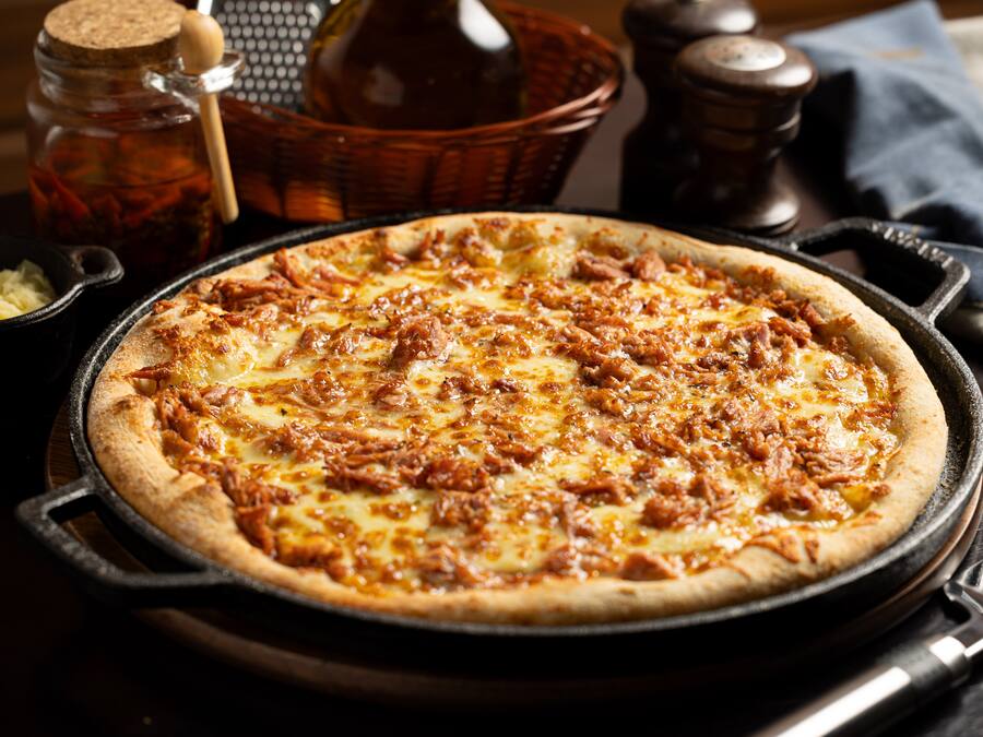 Média 25 cm - 4 fatias - 2 sabores